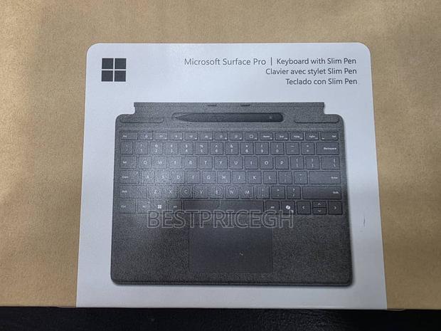 Microsoft Surface Pro Keyboard With Slim Pen · Photo 1