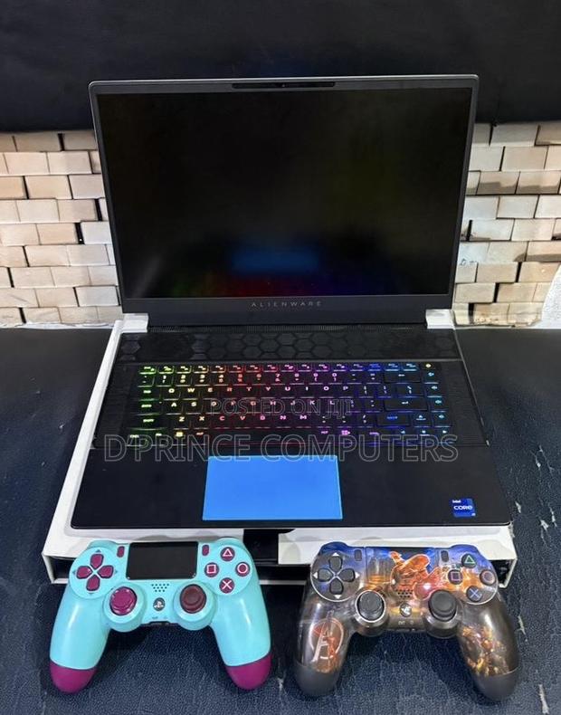Laptop Dell Alienware X16 R1 16GB Intel Core I7 SSD 1T · Photo 3