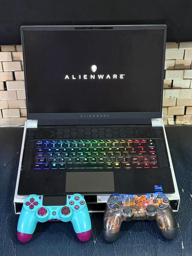 Laptop Dell Alienware X16 R1 16GB Intel Core I7 SSD 1T · Photo 1