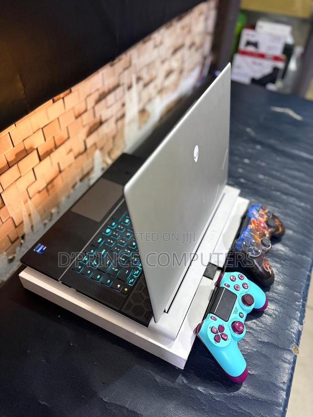 Laptop Dell Alienware X16 R1 16GB Intel Core I7 SSD 1T · Photo 2