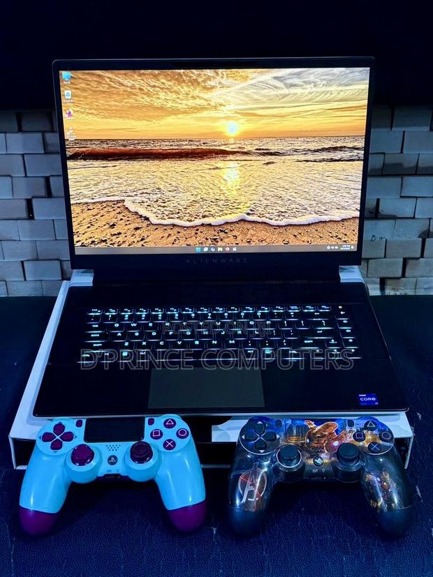 Laptop Dell Alienware X16 R1 16GB Intel Core I7 SSD 1T · Photo 5