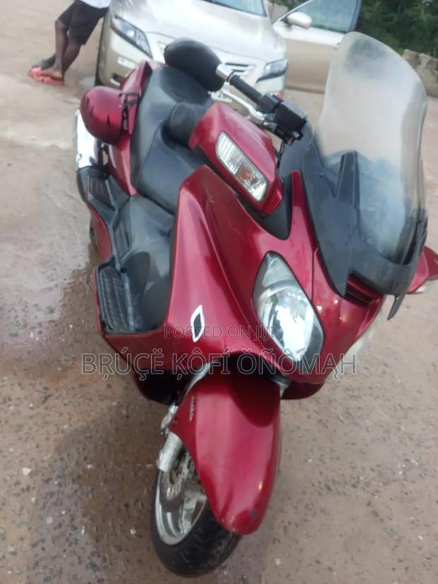 Suzuki Burgman 2010 Red · Photo 3