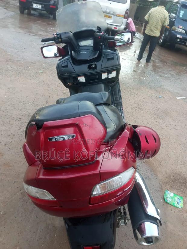 Suzuki Burgman 2010 Red · Photo 4