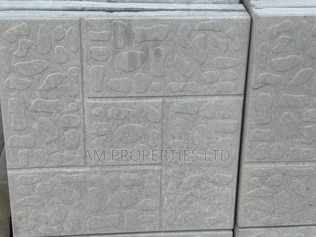 40 X 40cm Pavement Slab · Photo 1