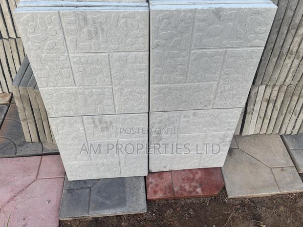 40 X 40cm Pavement Slab · Photo 4