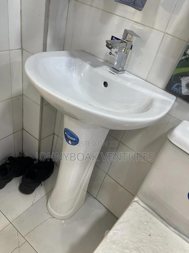 Basin and Stand With Tap · Photo 2