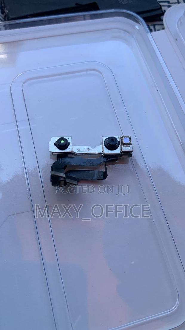 Front and Back Cameras for All iPhones · Photo 2