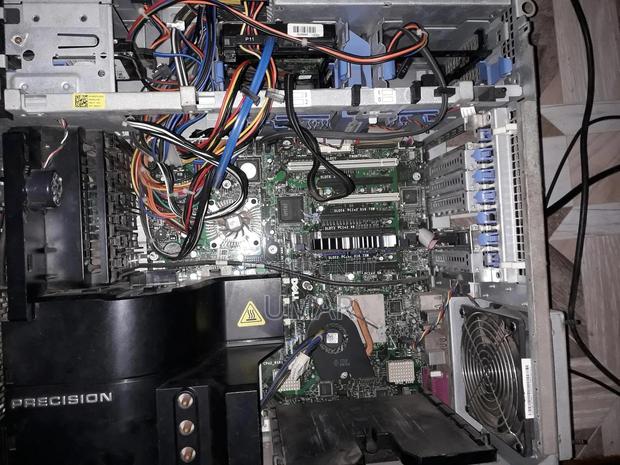Desktop Computer Dell Precision 5720 36GB Intel Xeon HDD+SSD 1T