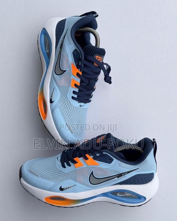 Nike Air Max Zoom Sneaker In Different Colours , Swipe >>>> · Photo 3