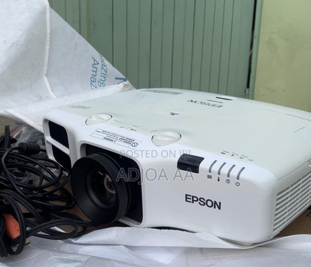Epson Projector- Eb-4850wu · Photo 3
