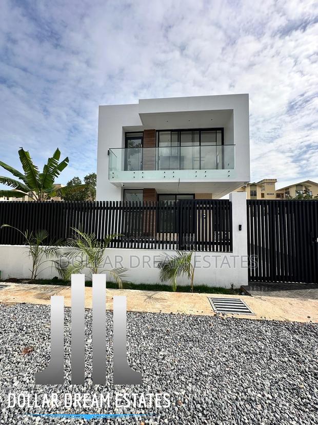 4bdrm House in Adenta for sale · Photo 1
