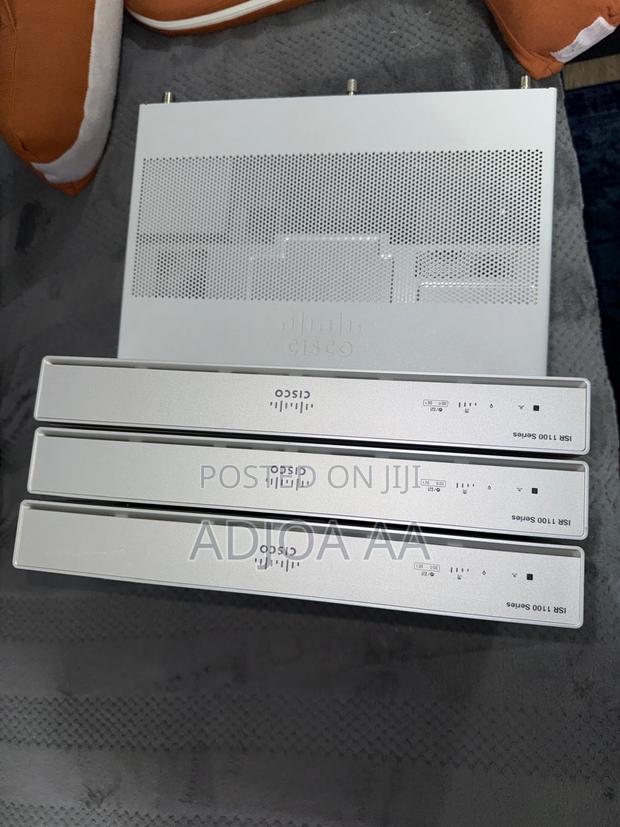 Cisco Router C1111-8p Lte · Photo 5