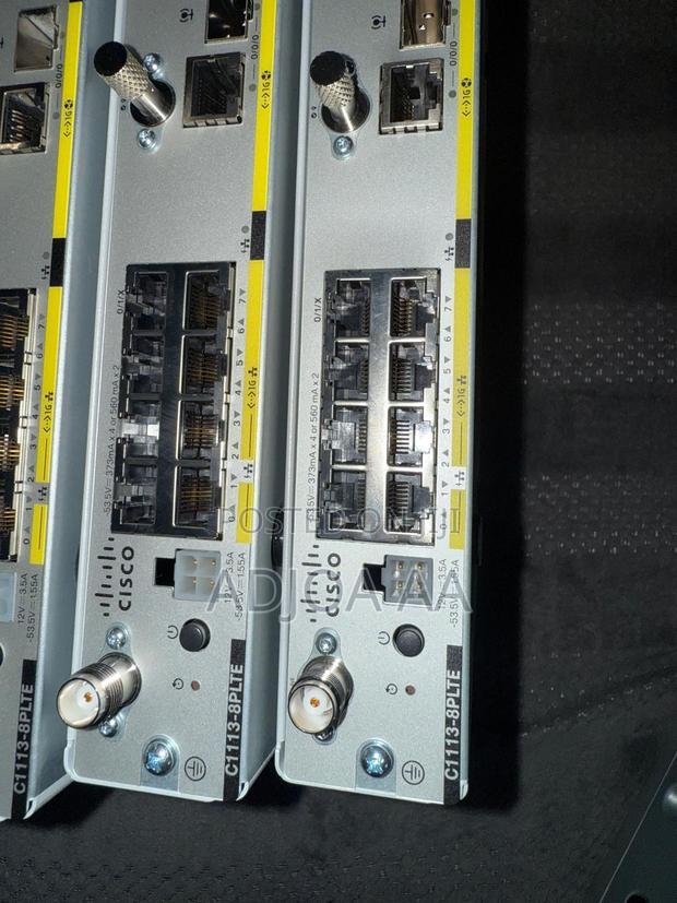 Cisco Router C1111-8p Lte · Photo 3