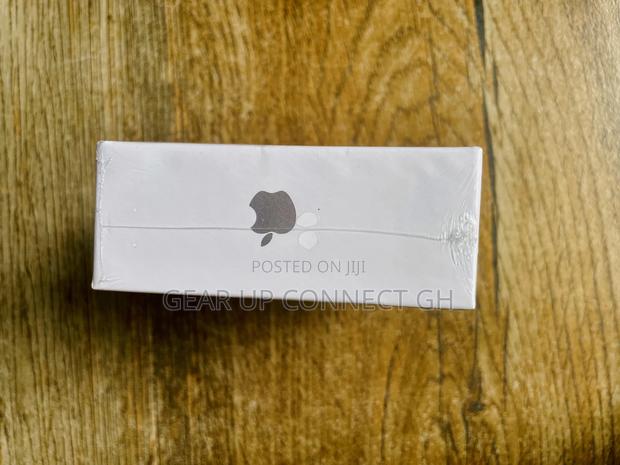 iPhone Airpod 4 · Photo 2