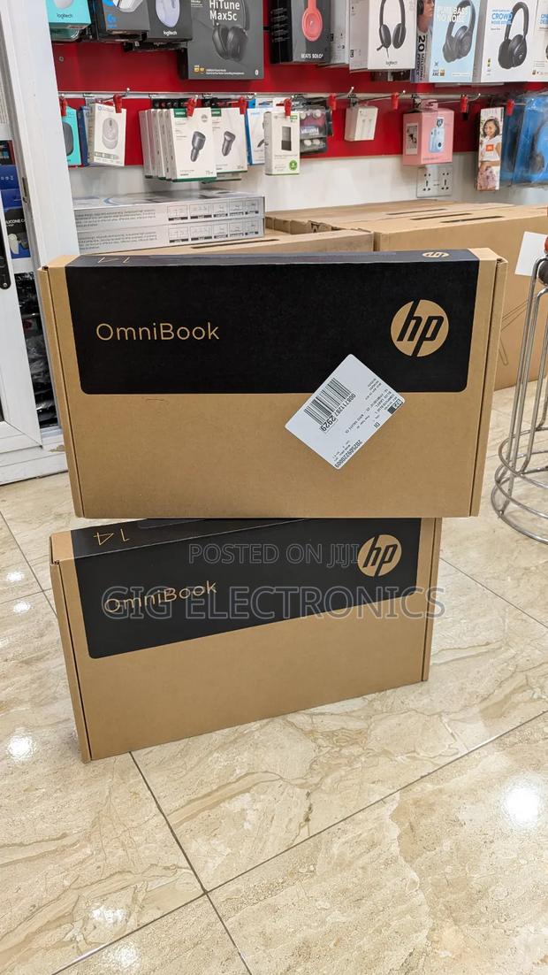 New Laptop HP OmniBook 5 Flip 8GB Intel Core 5 SSD 512GB · Photo 1