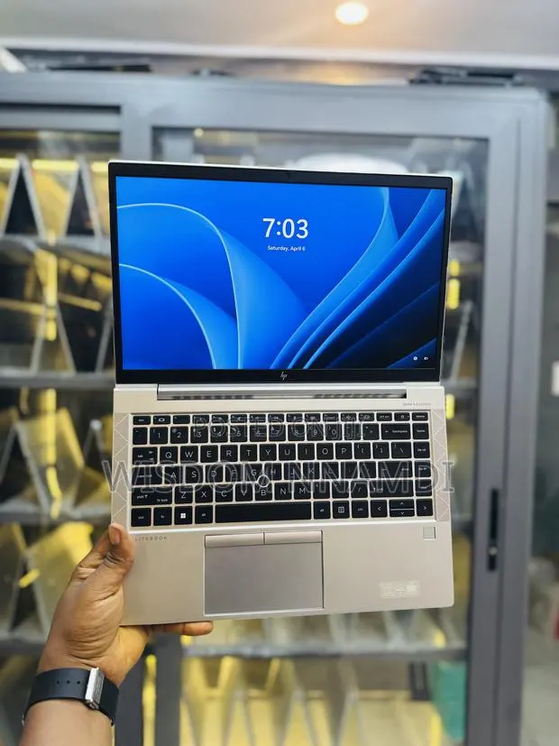 Laptop HP EliteBook 845 G8 16GB AMD Ryzen 5 SSD 256GB · Photo 1