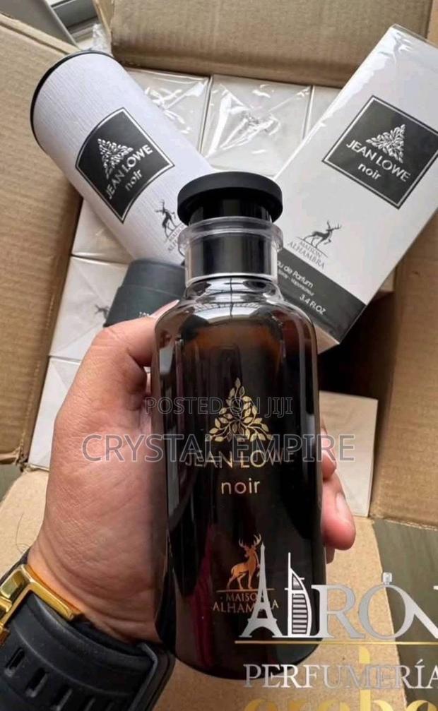 Jean Lowe Noir Perfume · Photo 2