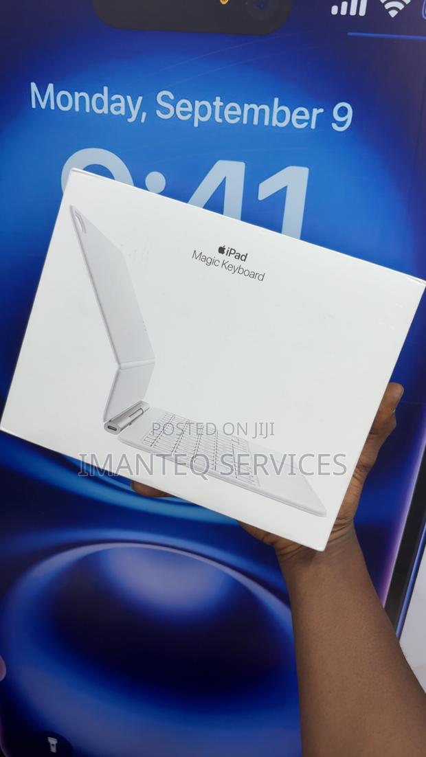 11 Inches Magic Keyboard for iPad Air M2/M3 · Photo 1