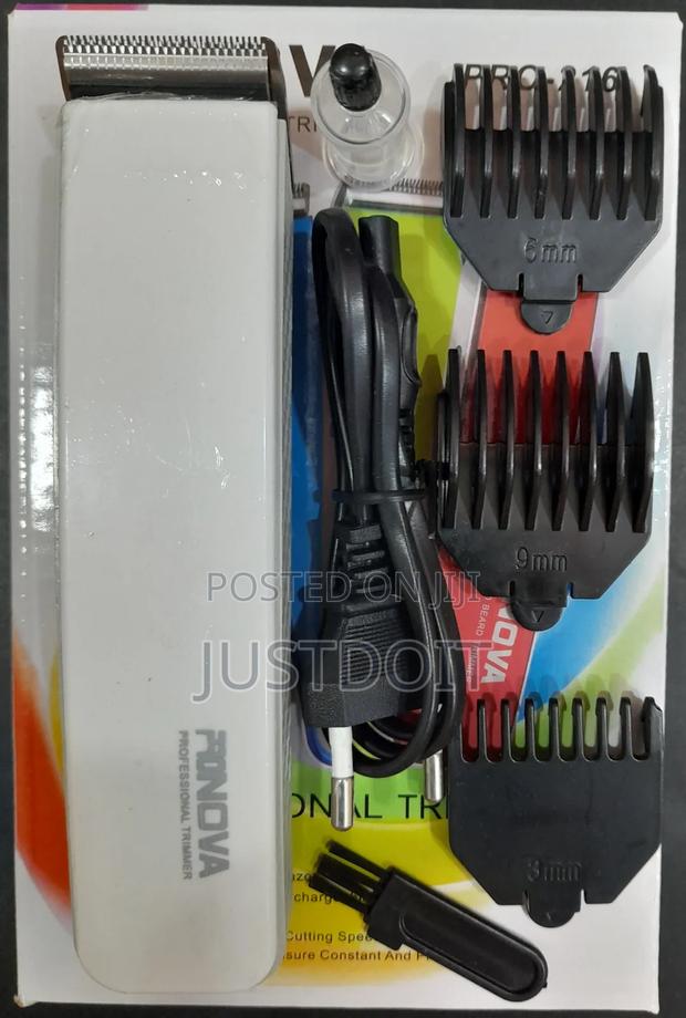 Nova 216 Rechargeable Shaver White · Photo 1