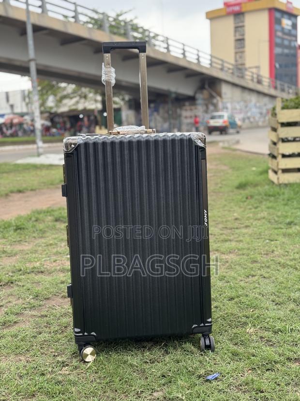 Zipless Trolling Traveling Bag Large Size 28 Inches · Photo 2
