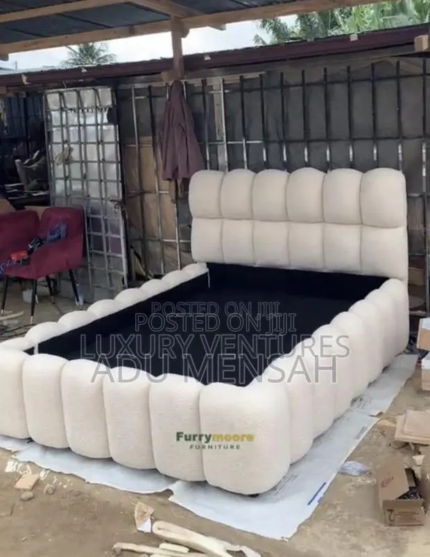 Complete Bedframe · Photo 1
