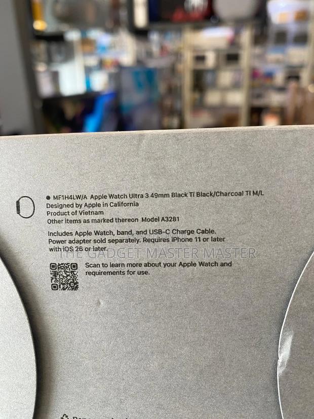Apple Watch Ultra 3 49mm · Photo 3