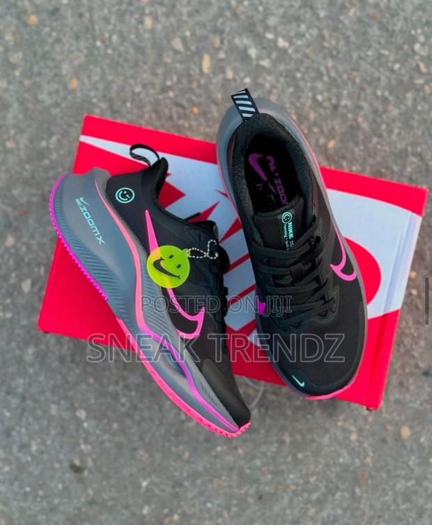 Nike Air Zoom 2 Pinkgrey and Black · Photo 1