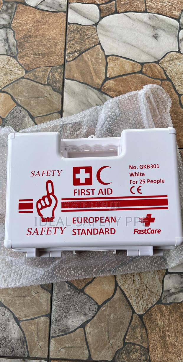 Fastcare First Aid Kit – Model Gkb301 (European Standard) · Photo 1