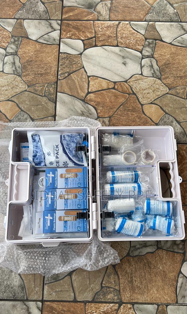 Fastcare First Aid Kit – Model Gkb301 (European Standard) · Photo 3