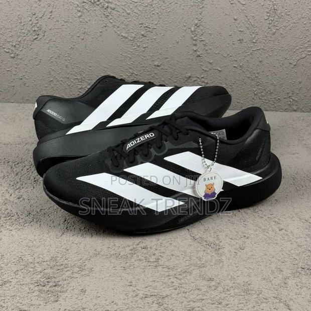 Adidas Adizero Evo Black and White · Photo 1