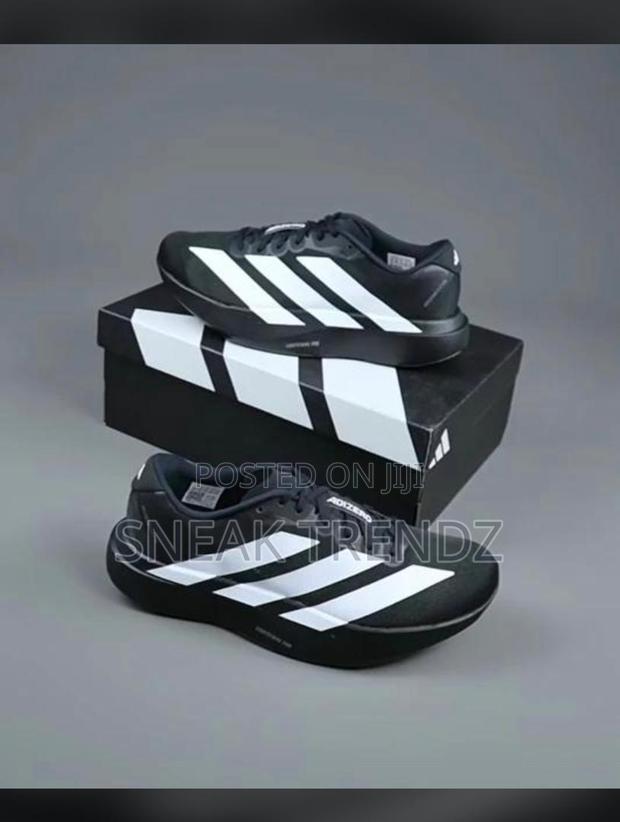 Adidas Adizero Evo Black and White · Photo 2