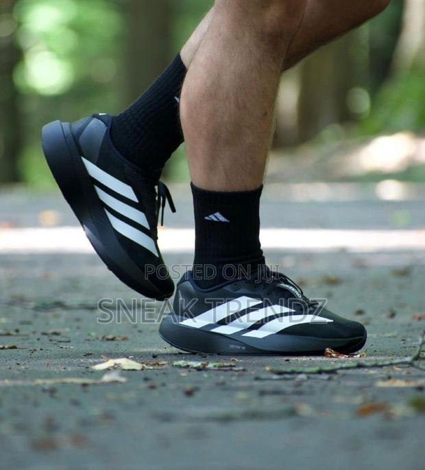 Adidas Adizero Evo Black and White · Photo 3