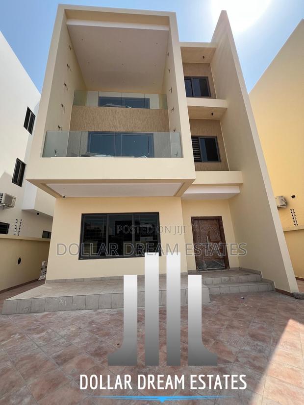 5bdrm House in East Legon for sale · Photo 2