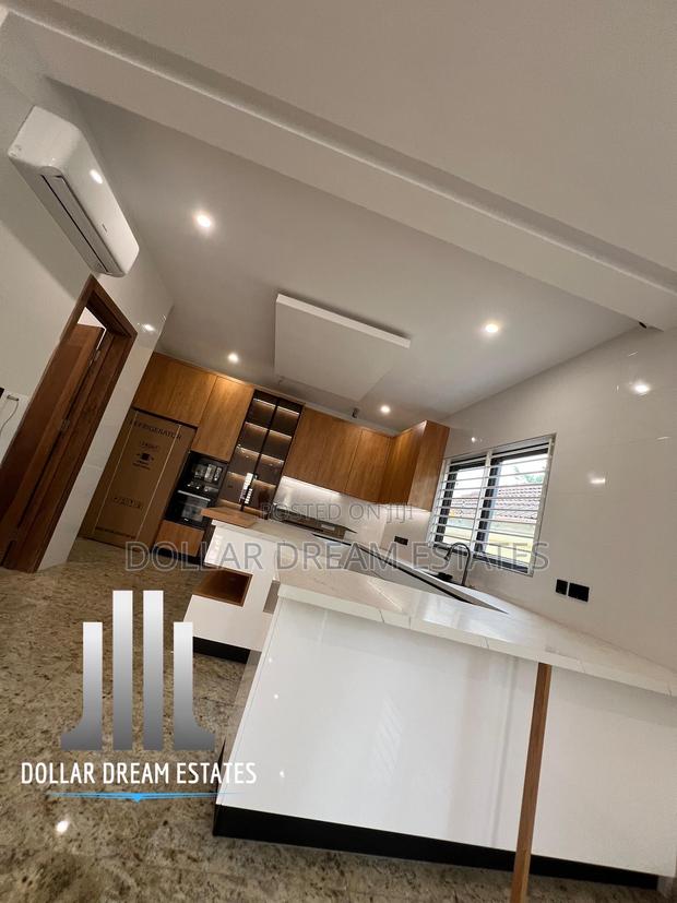 5bdrm House in East Legon for sale · Photo 3