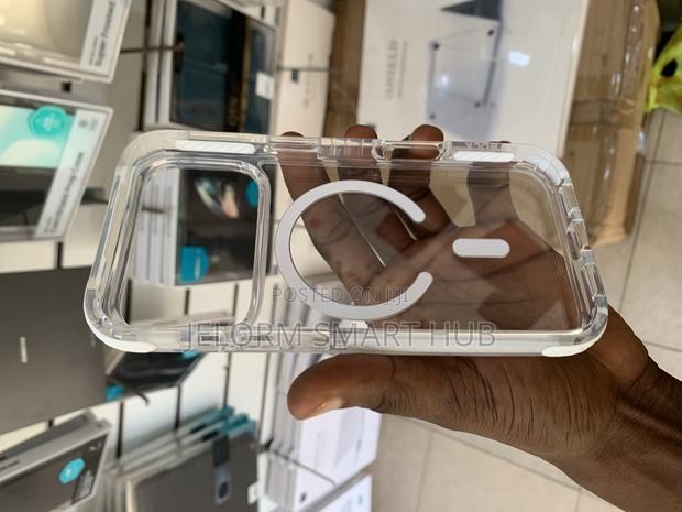iPhone 17 Pro Transparent Case · Photo 4