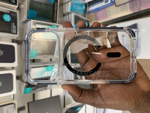 iPhone 17 Pro Transparent Case · Photo 5