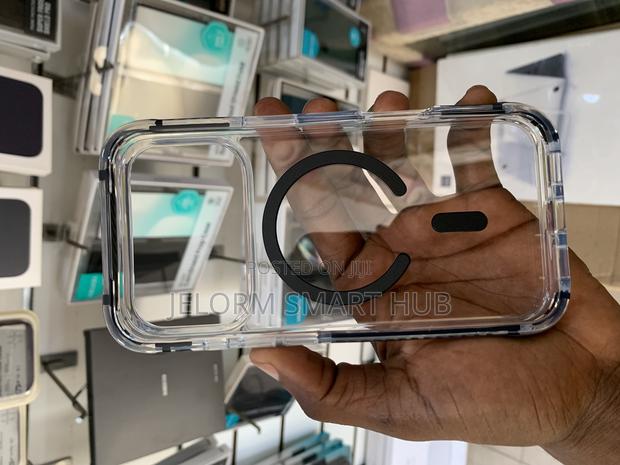 iPhone 17 Pro Transparent Case · Photo 2