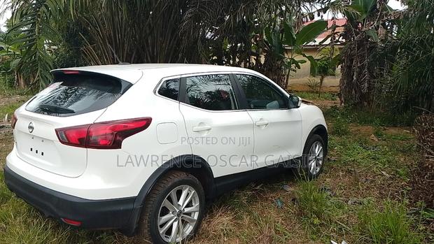 Nissan Qashqai 2019 White · Photo 2