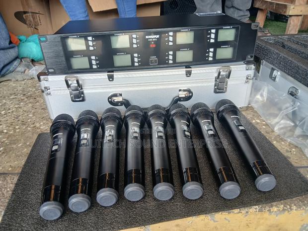 Shure 8 in 1 Wireless Microphone ( Am 801) · Photo 4