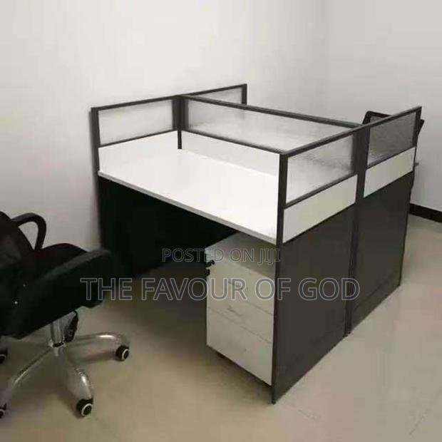 A Solid 2in1 Workstation · Photo 1