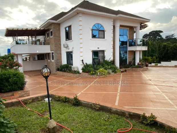 Furnished 5bdrm Mansion in Kumasi Metropolitan for sale · Photo 2