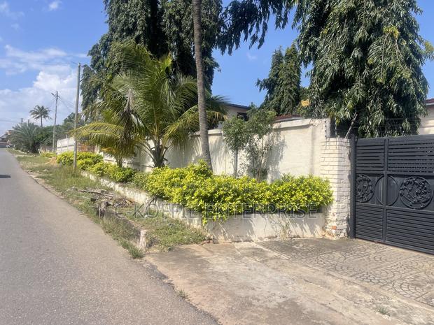 6bdrm House in Tesano, Accra Metropolitan for sale · Photo 3