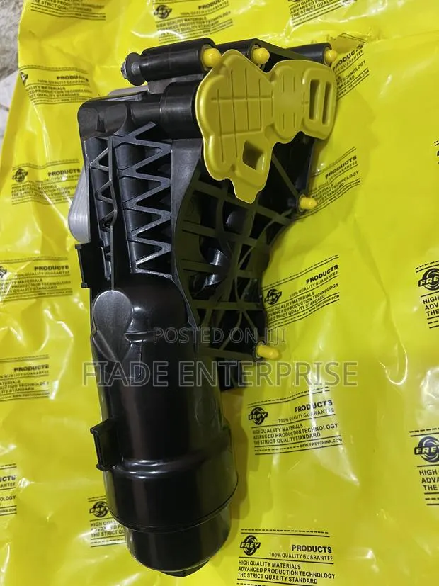 Oil Cooler Housing F48 · Photo 1