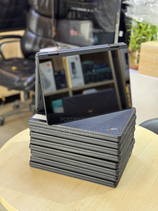 Laptop Lenovo Yoga 11e 4GB Intel Core I3 SSD 128GB · Photo 1