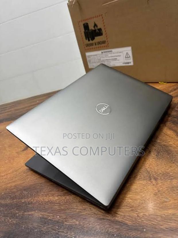 Laptop Dell Precision 15 5520 16GB Nvidia SSD 512GB · Photo 2