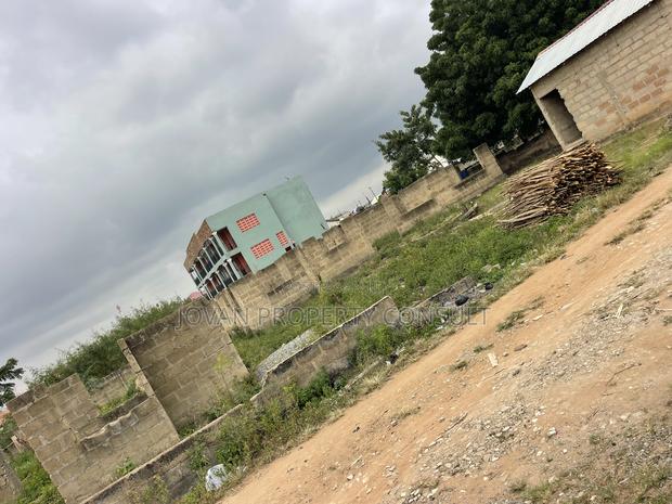 1 Half Plot for Sale at Amasaman Sonitra Going for 550,000 Cedis · Photo 4