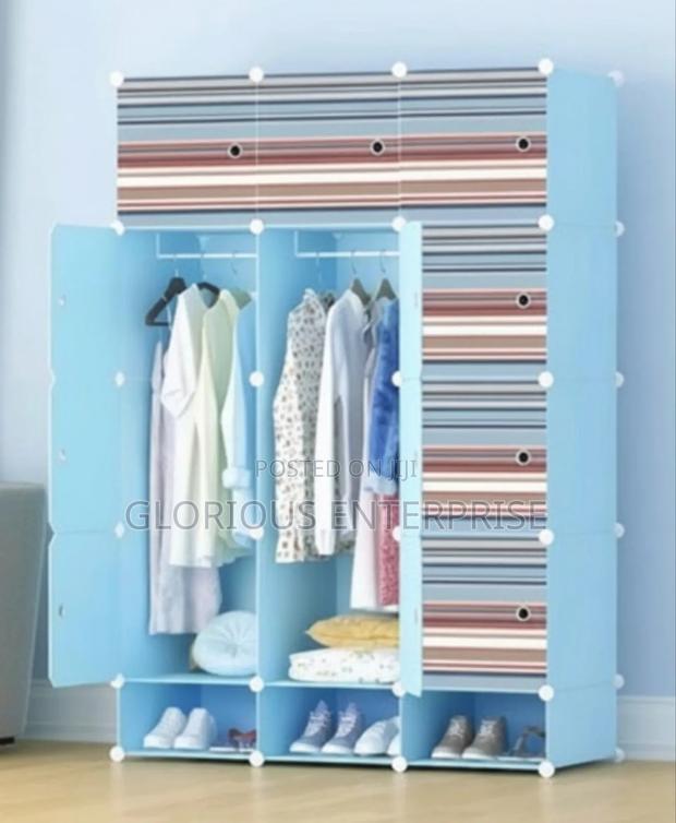 16 Cubes Plastic Wardrobe · Photo 1