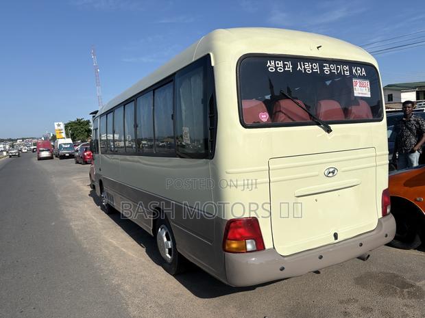 Hyundai County 2012 Grey · Photo 1