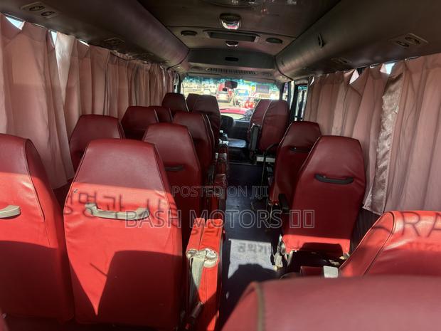 Hyundai County 2012 Grey · Photo 8