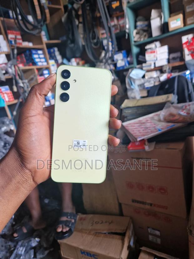 Samsung Galaxy A25 256 GB Yellow · Photo 2